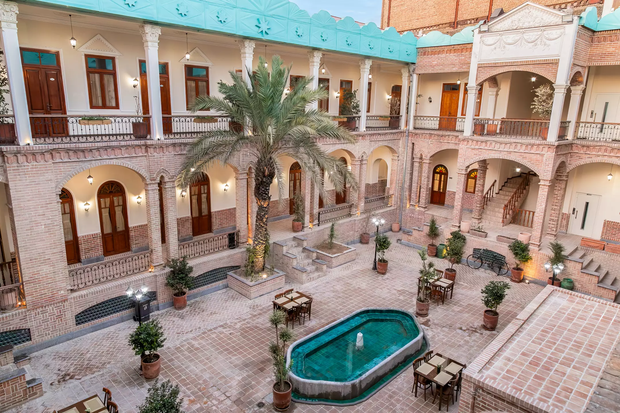 Alibaba https://cdn.alibaba.ir/ostorage/hotel-accommodation-images/68cfc82aa1e6f83605b7e428_حیاط (4).webp